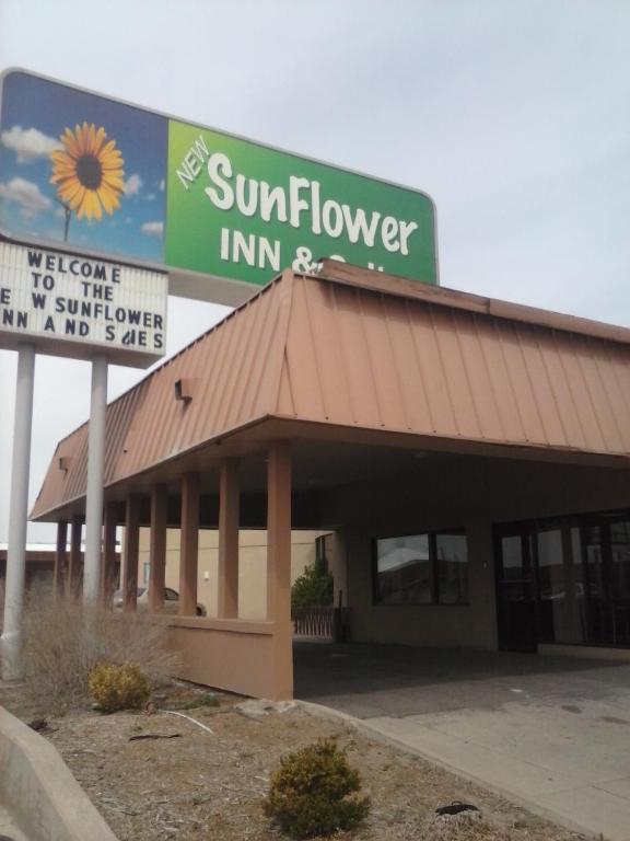 Sunflower Inn & Suites - غاردن سيتي المظهر الخارجي الصورة